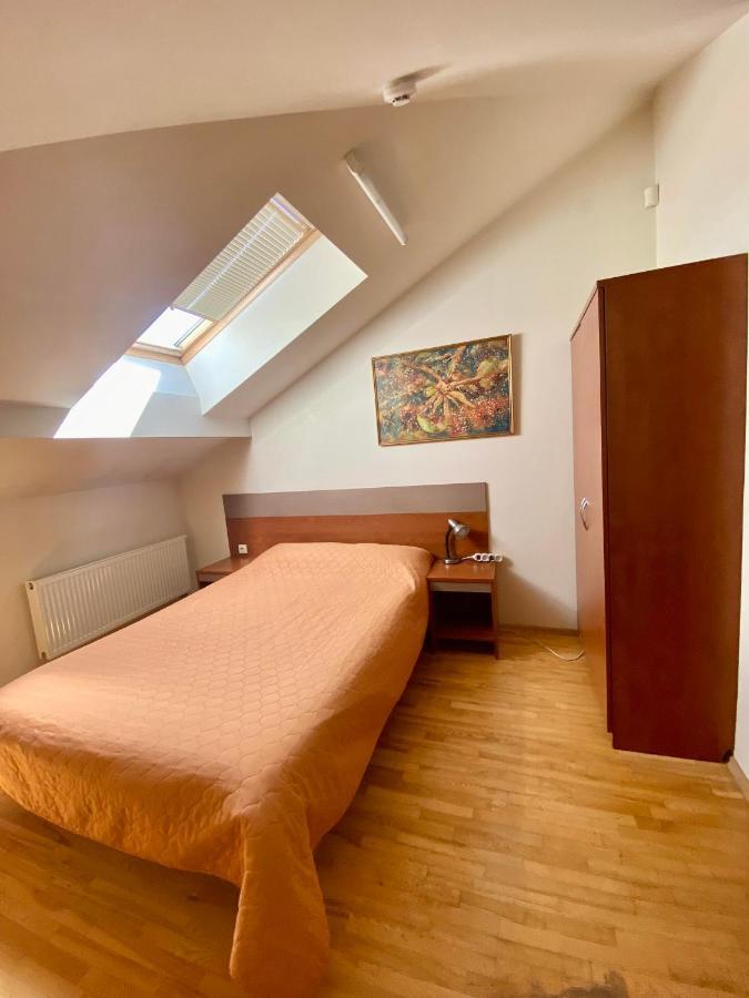 Hotel Pas Stefą à Telšiai Extérieur photo