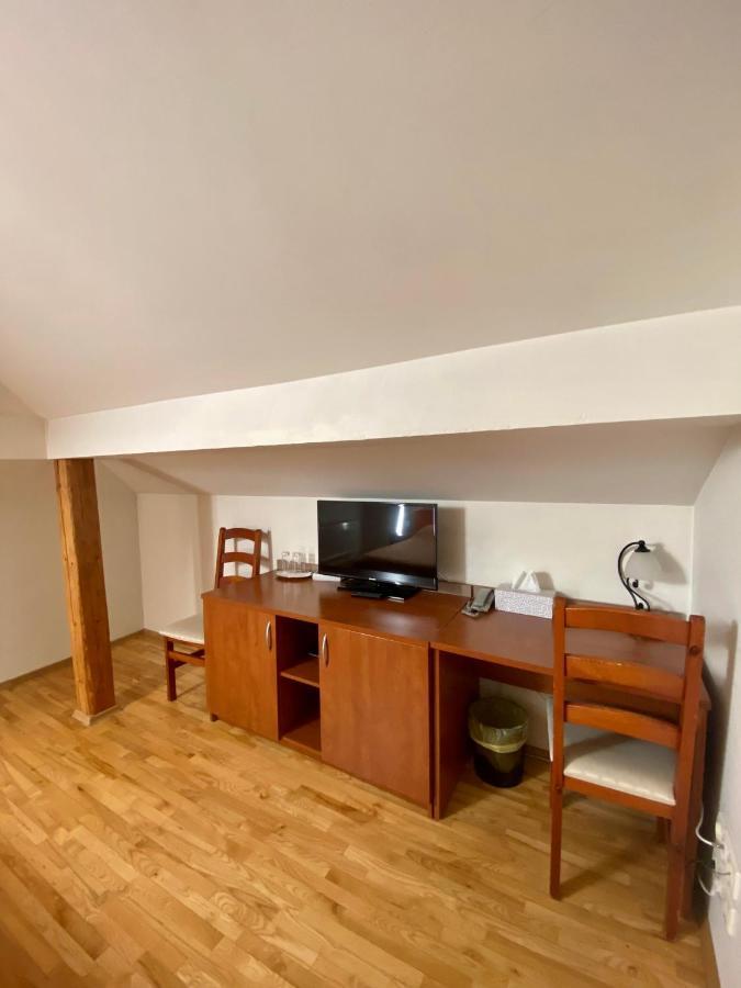 Hotel Pas Stefą à Telšiai Extérieur photo