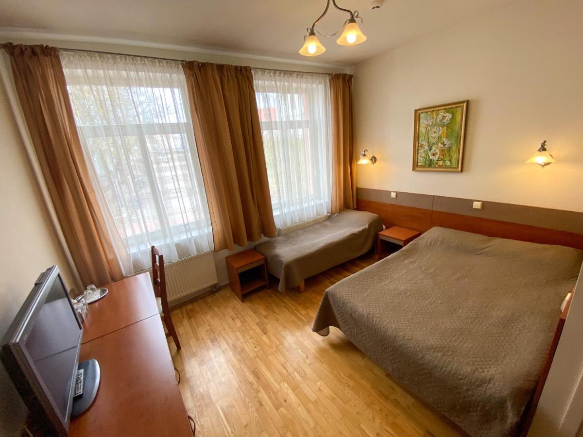Hotel Pas Stefą à Telšiai Extérieur photo