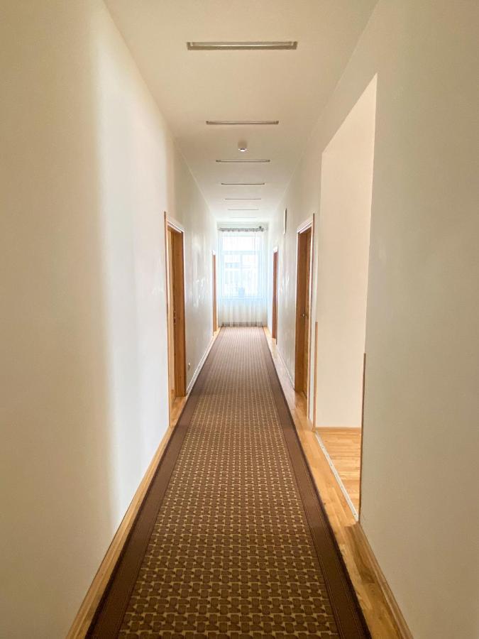 Hotel Pas Stefą à Telšiai Extérieur photo